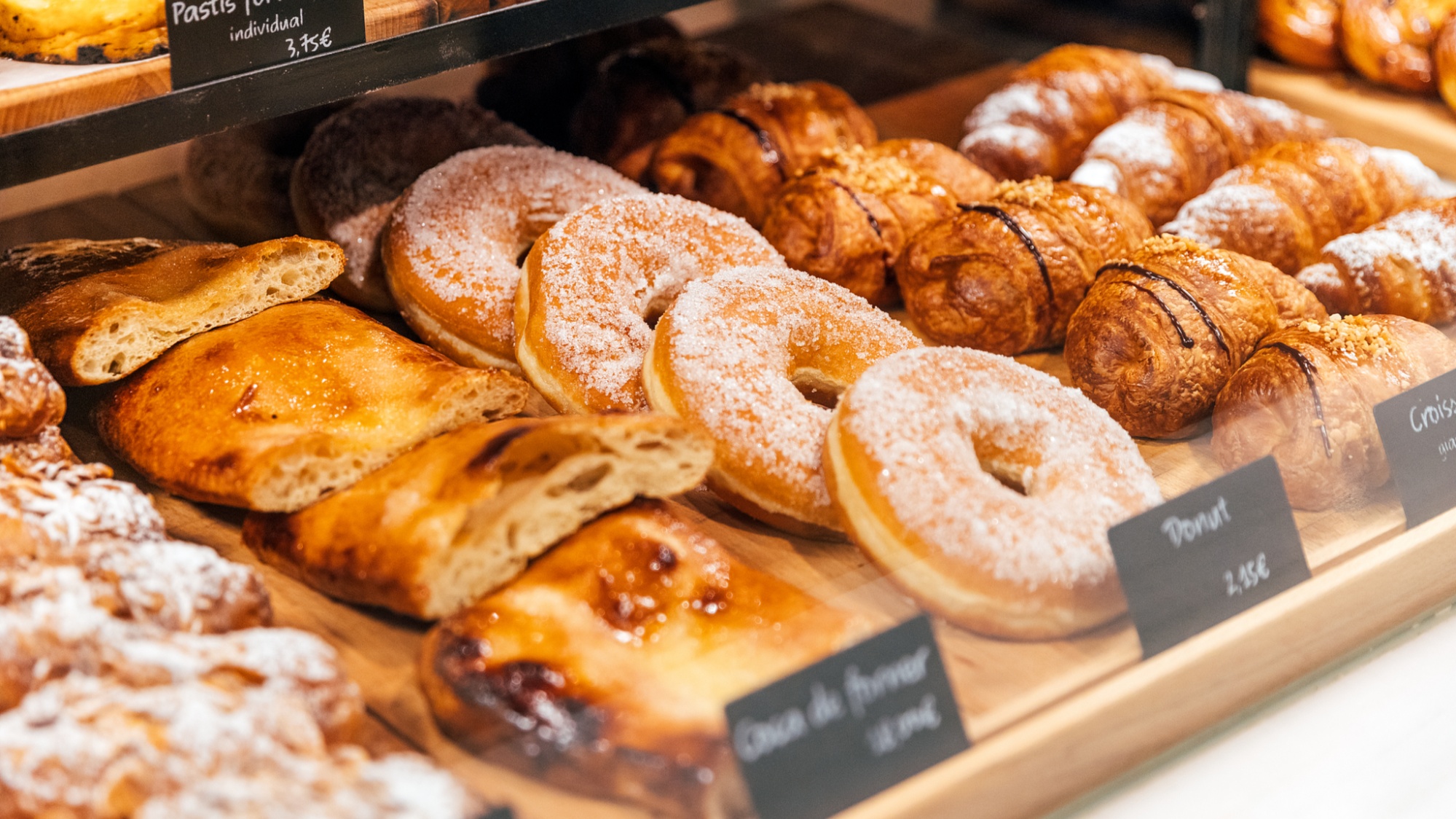 移动现烤面包车走红 烘焙职教新模式助力灵活创业-天维邦考教育网