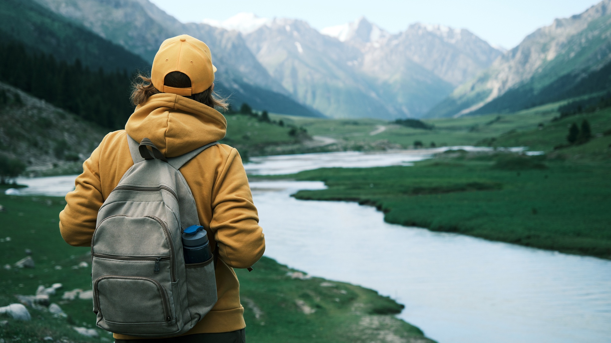 荒野求生热潮下的安全隐患：户外探险如何平衡刺激与安全-天维邦考教育网