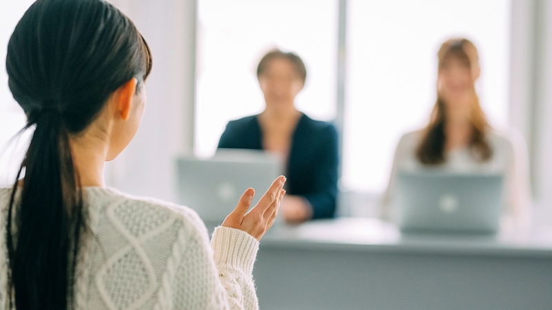 让青年“金点子”成为市场“新引擎”