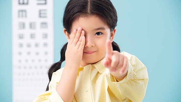 为眼睛“减负” 为体魄“加钢”
